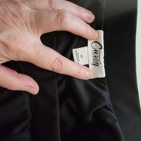 Black stretch Skirt 'NWOT' - 1X (although labelled as 0X) - Picture 7 of 10
